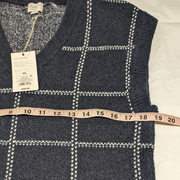 A New Day Blue Sweater Vest. - Picture 3 of 6